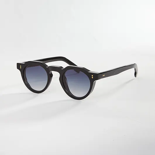 Fashion Product Retouching (Before)